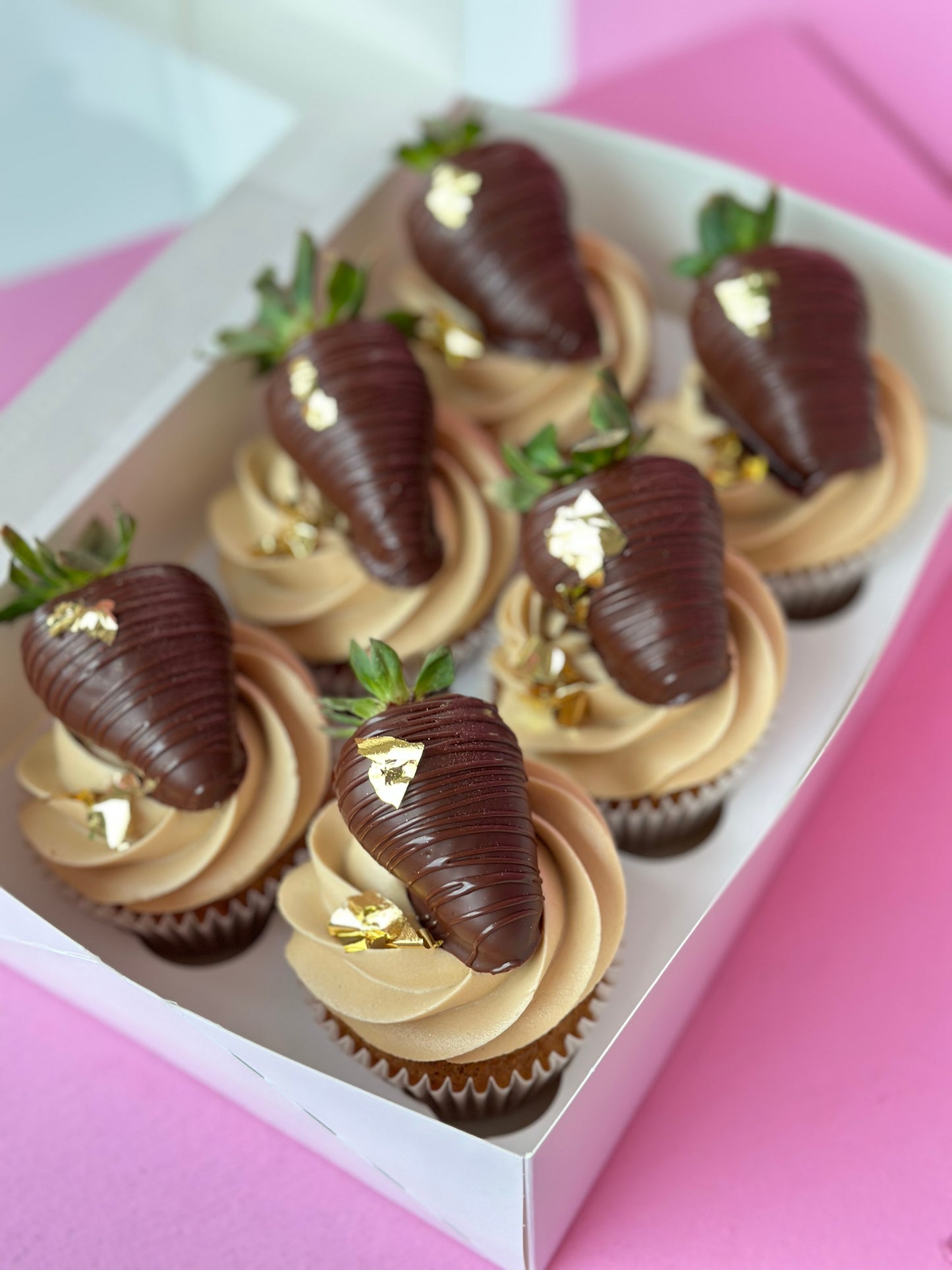 Cupcake Set with Chocolate Covered Strawberries π