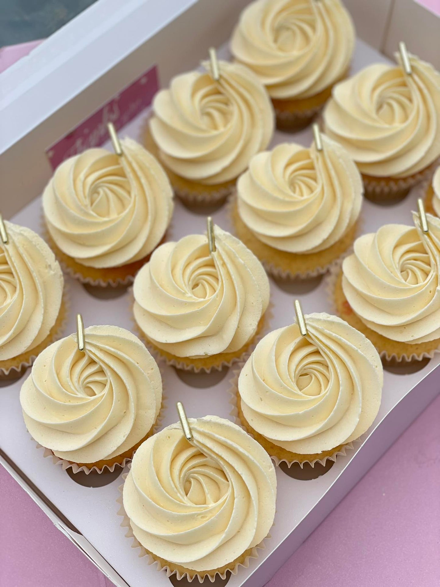 One Coloured Cupcakes
