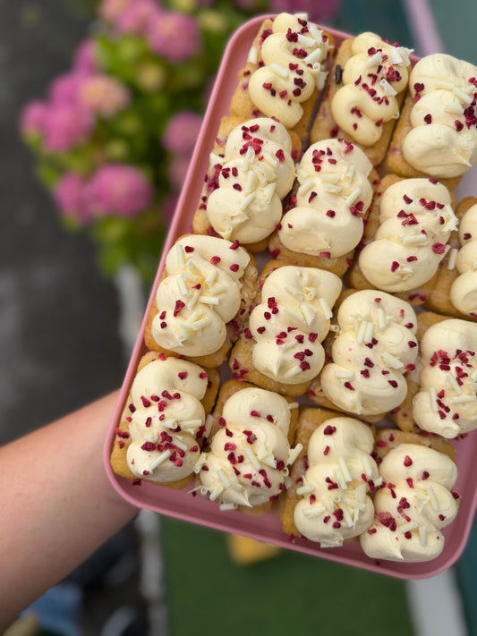 White Chocolate and Raspberry Mini Cake