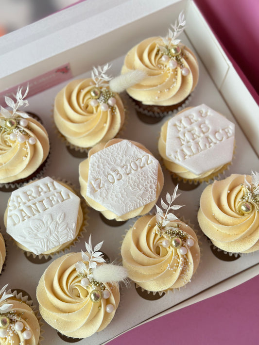 Wedding Anniversary Cupcake Set